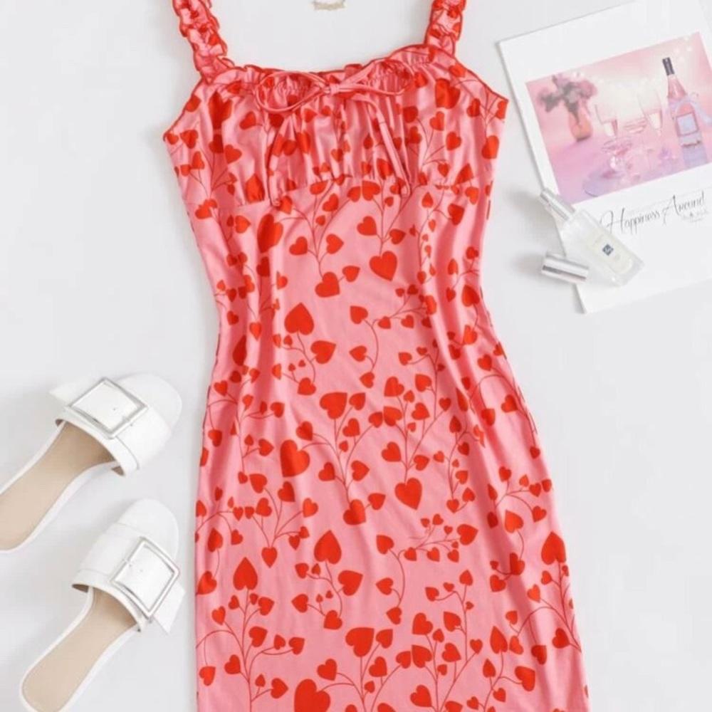 Ruched heart print Frill trim bodycon dress